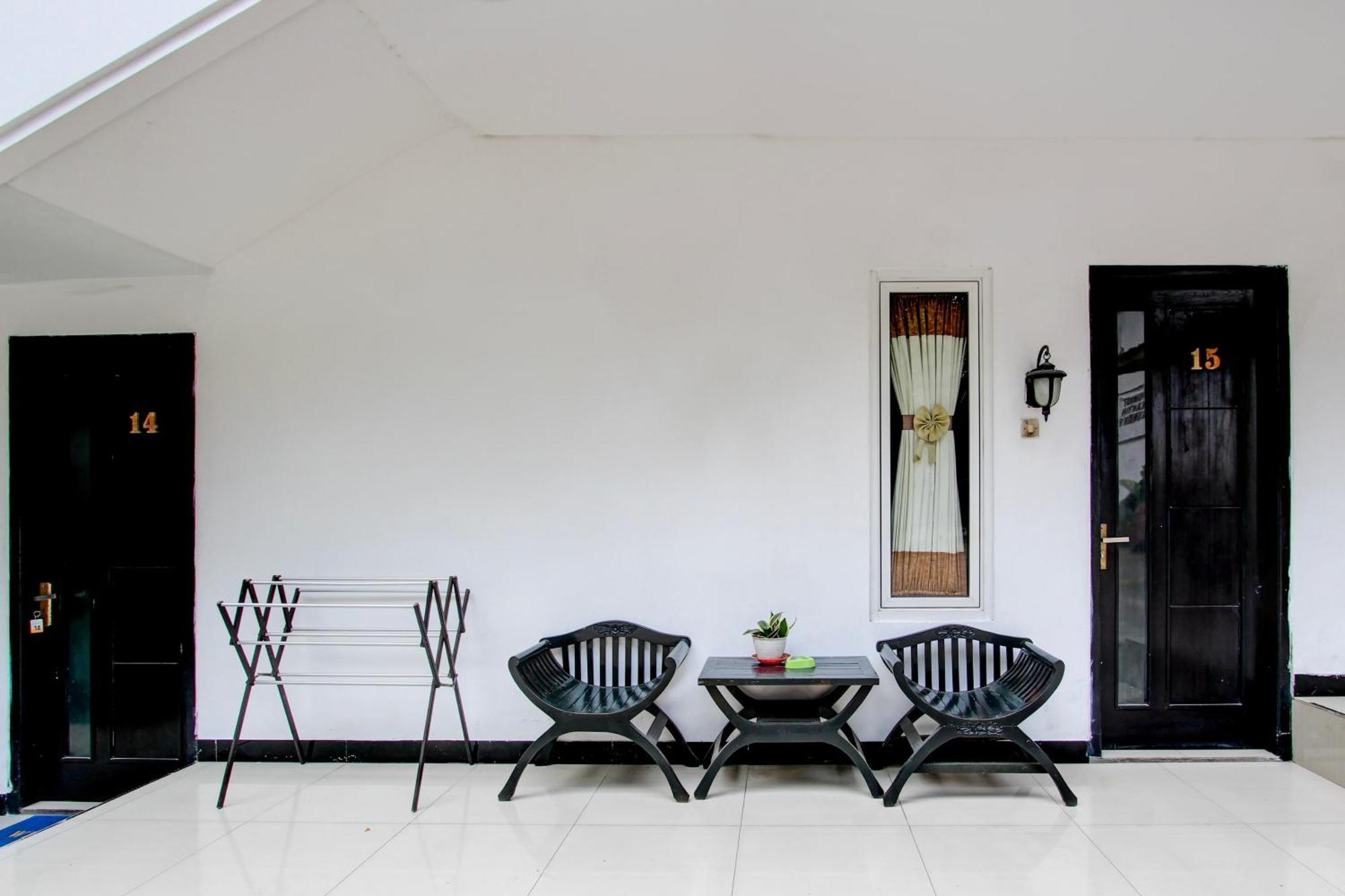 Oyo 409 Pondok Helomi Kalasan Экстерьер фото