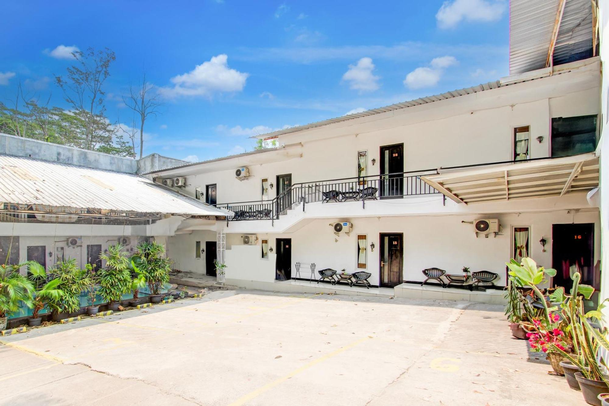 Oyo 409 Pondok Helomi Kalasan Экстерьер фото