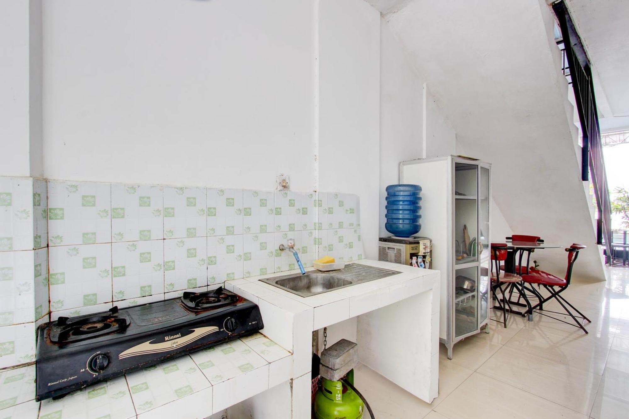Oyo 409 Pondok Helomi Kalasan Экстерьер фото