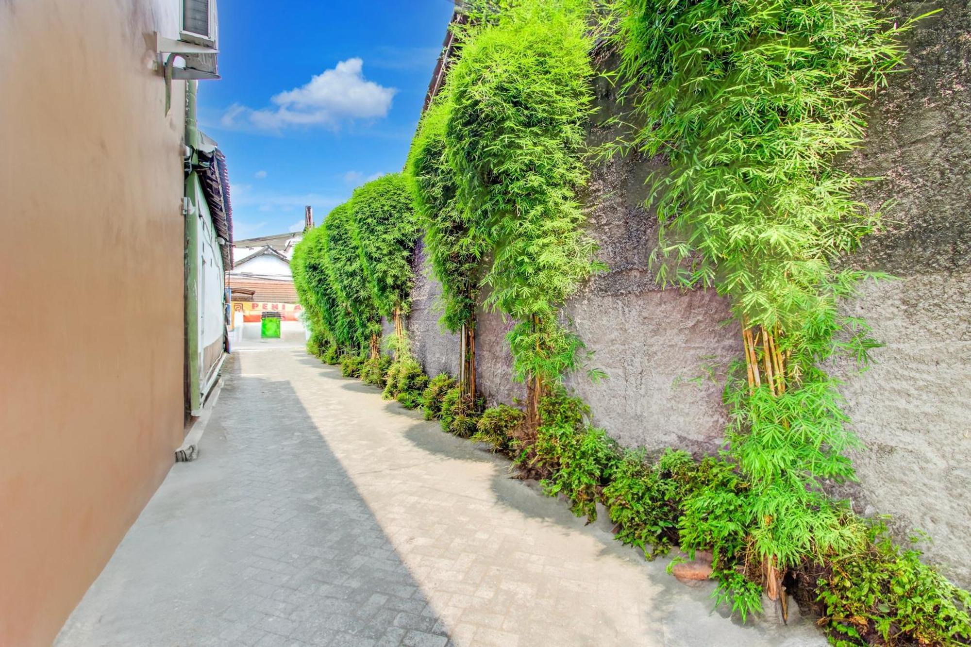 Oyo 409 Pondok Helomi Kalasan Экстерьер фото