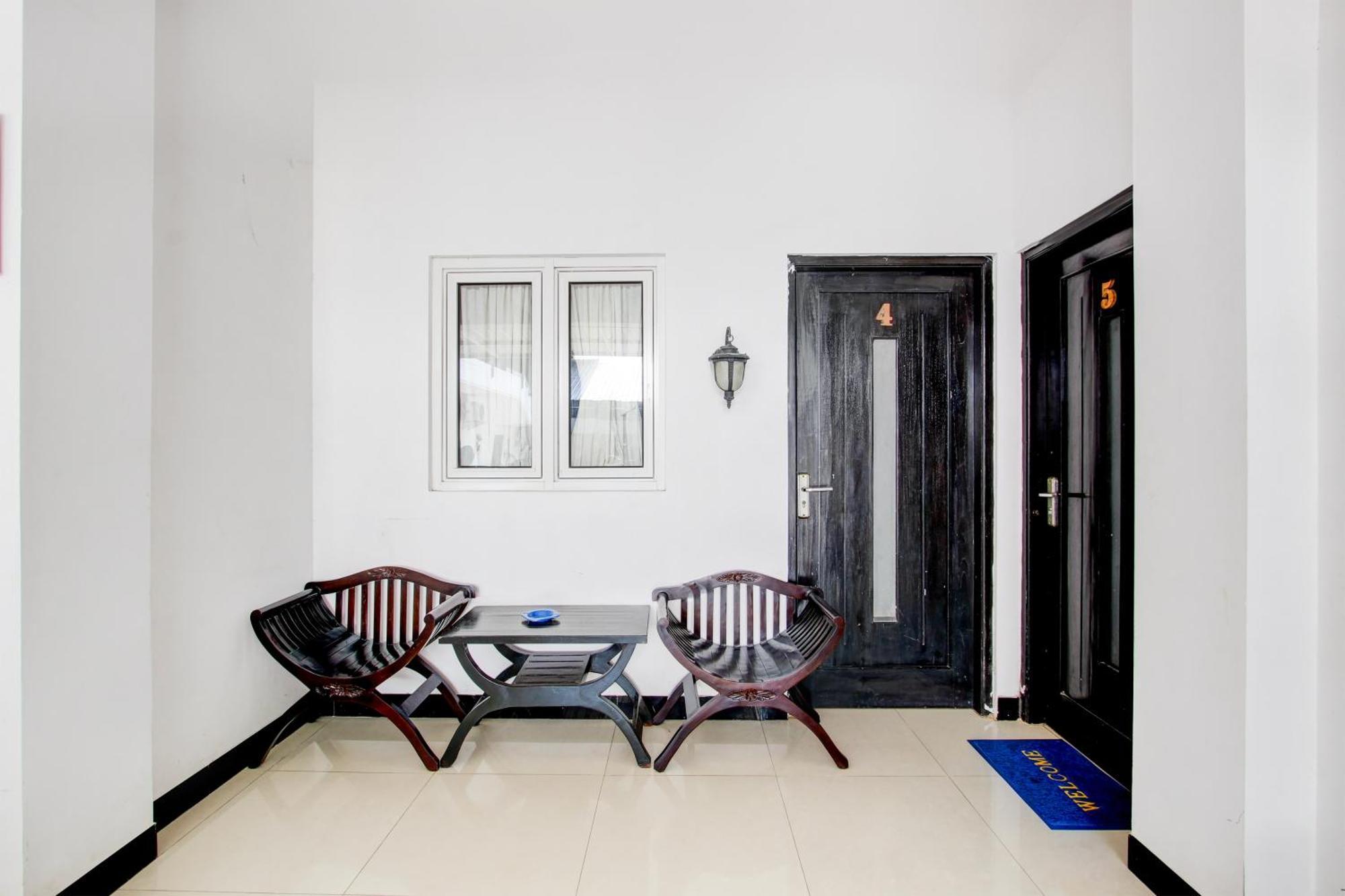 Oyo 409 Pondok Helomi Kalasan Экстерьер фото